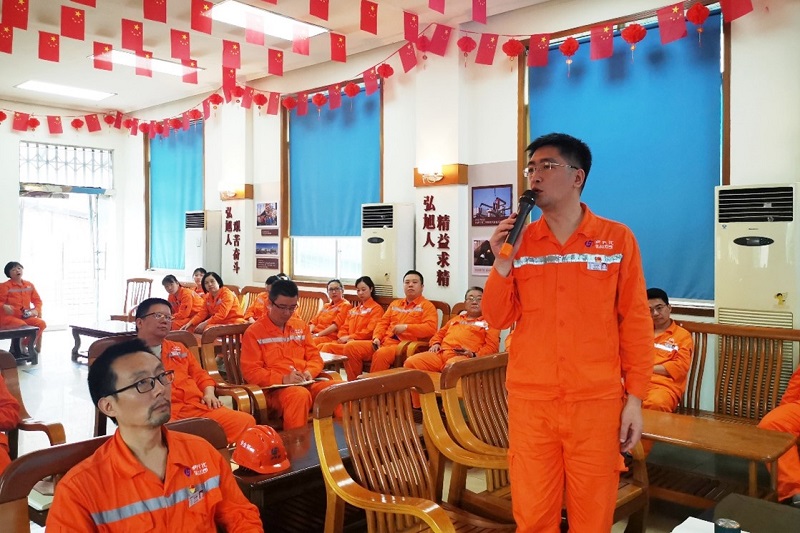 瀘天化公司組織開(kāi)展廉潔警示教育片學(xué)習(圖1) 瀘天化公司組織開(kāi)展廉潔警示教育片學(xué)習(圖1)